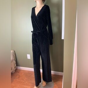 NIKKI Nikki Poulos Elegant Black Velvet Jumpsuit size small